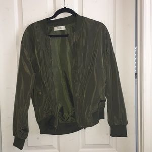 ARMY GREEN ZIP UP JACKET